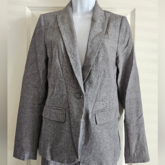 Apt 9 Grey Blazer & Slacks, Size 6 - Picture 5 of 5